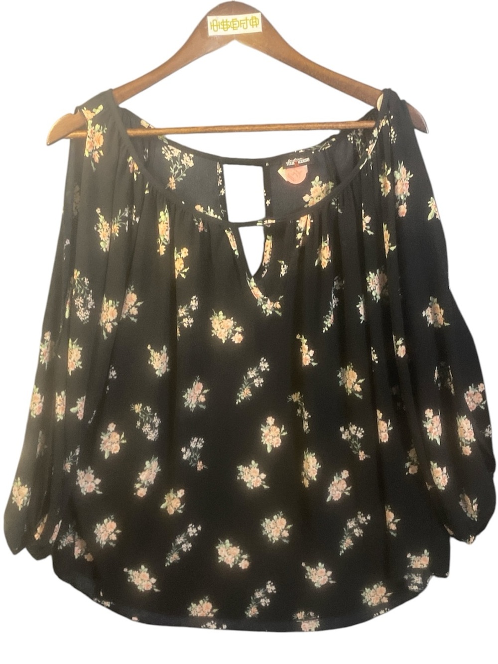 FashMag Black Floral Off-Shoulder Blouse | L
